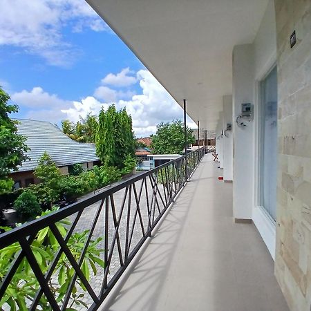 Zavana Rooms & Restaurant Tanjungkarang Exterior foto