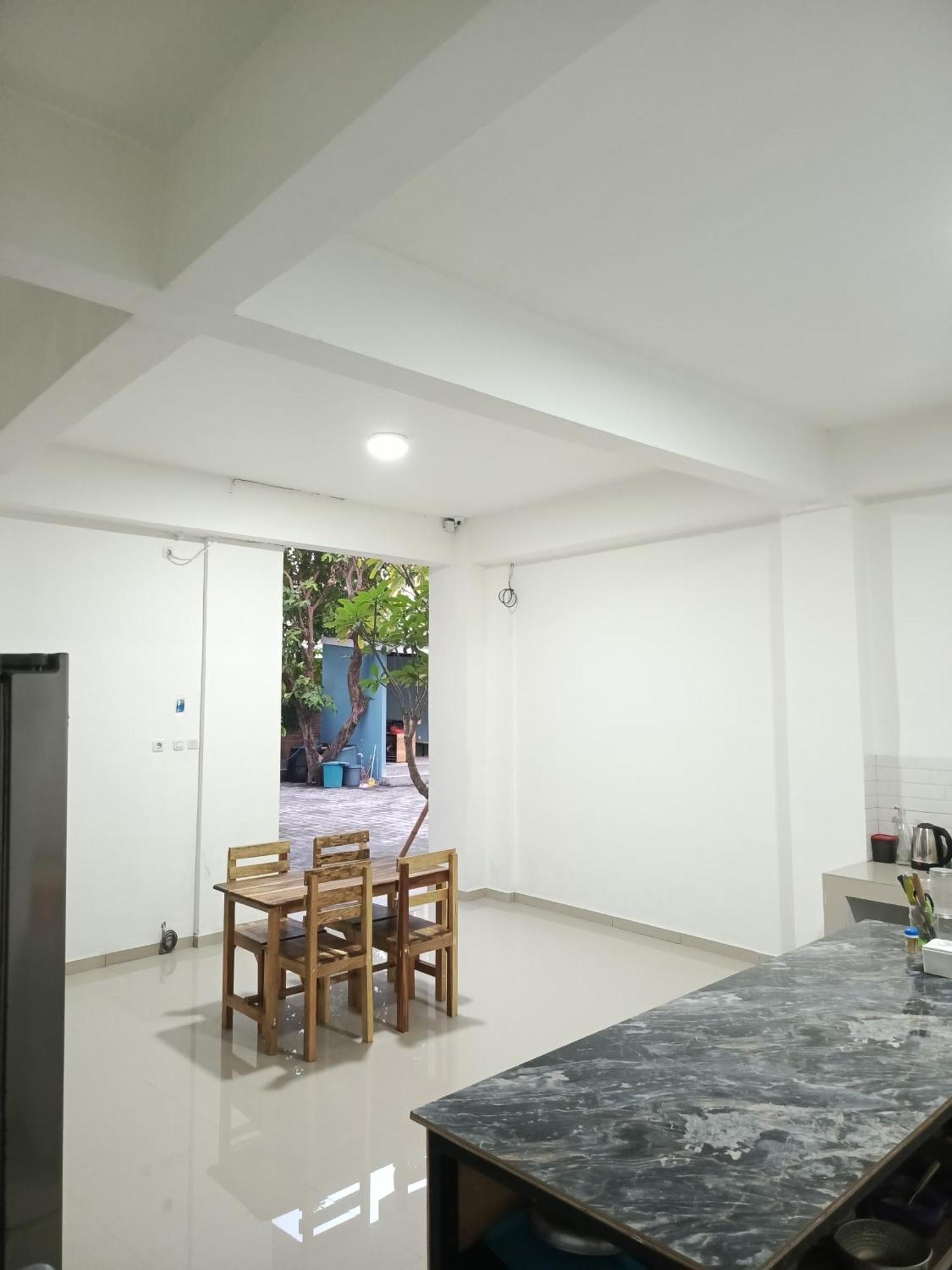 Zavana Rooms & Restaurant Tanjungkarang Exterior foto
