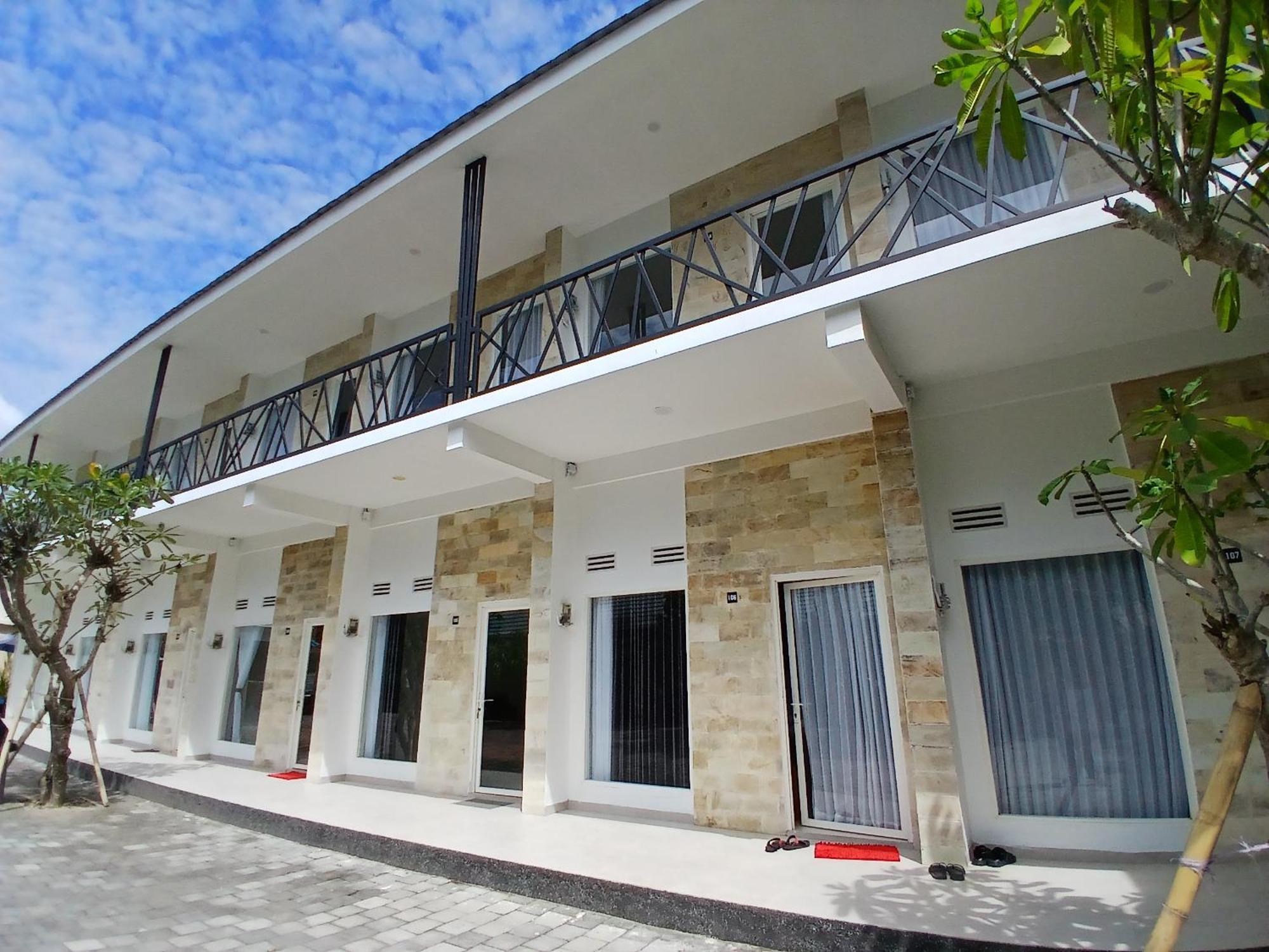 Zavana Rooms & Restaurant Tanjungkarang Exterior foto